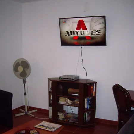 Bed and breakfast Residencial Camoes 2*