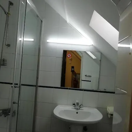 Bed and breakfast Residencial Camoes