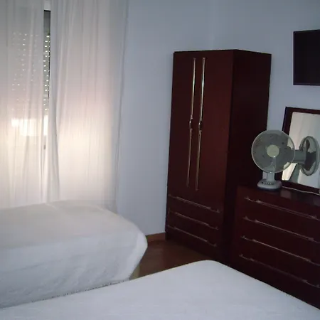 Residencial Camoes Bed & Breakfast Lisbona
