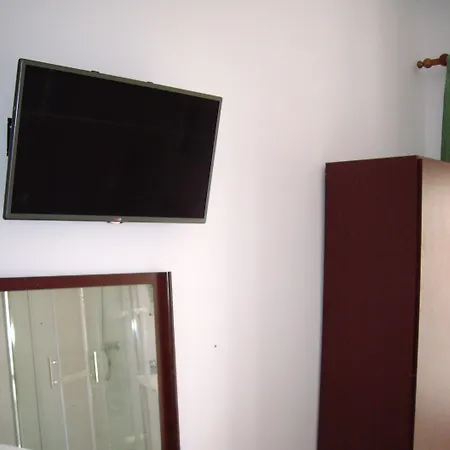 Residencial Camoes Bed & Breakfast