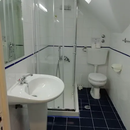 Bed & Breakfast Residencial Camoes