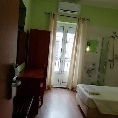 Alojamento de Acomodação e Pequeno-almoço Residencial Camoes 2*