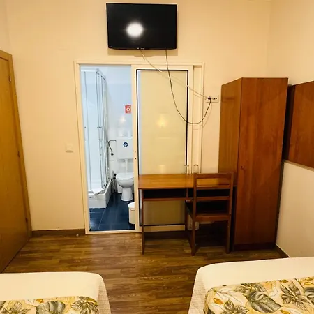 Bed & Breakfast Residencial Camoes 2*