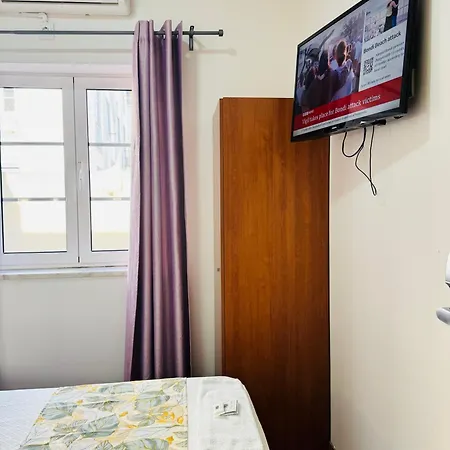 Residencial Camoes Bed & Breakfast