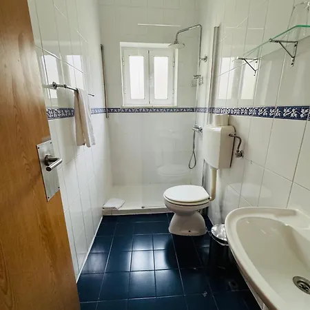 Residencial Camoes Bed & Breakfast