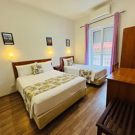 Residencial Camoes Bed & Breakfast