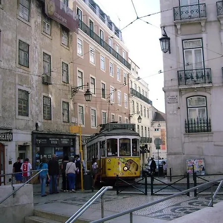 Residencial Camoes Bed & Breakfast