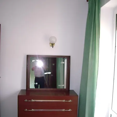 Residencial Camoes Bed & Breakfast 2*