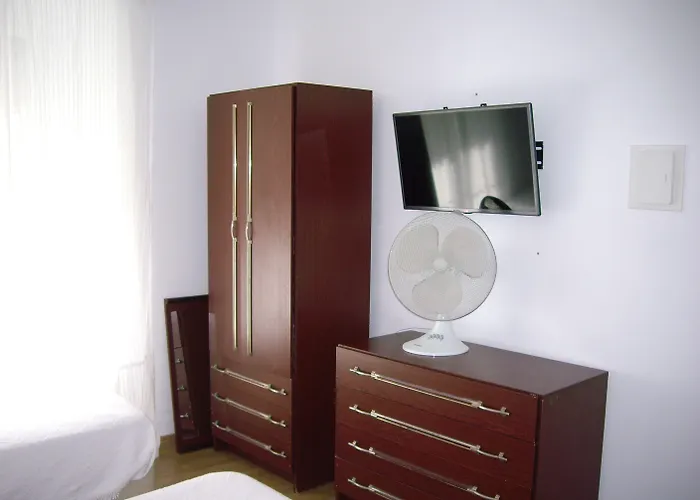 Bed & Breakfast Residencial Camoes 2*