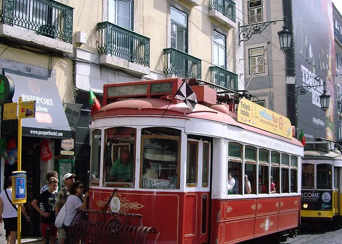 Bed & Breakfast Residencial Camoes 2*