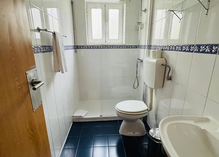 Residencial Camoes Bed & Breakfast