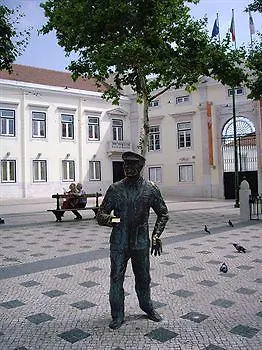 Residencial Camoes Bed & Breakfast 2*