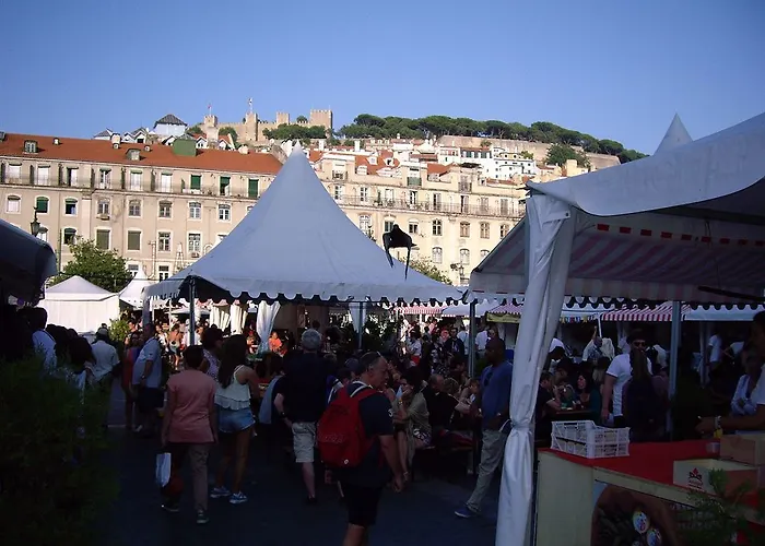 Bed & Breakfast Residencial Camoes 2*