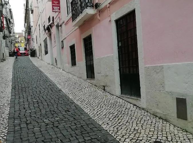 Bed & Breakfast Residencial Camoes 2*