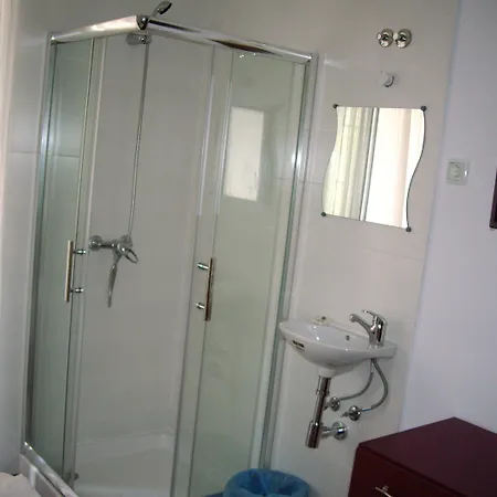 Residencial Camoes فندق مبيت وإفطار