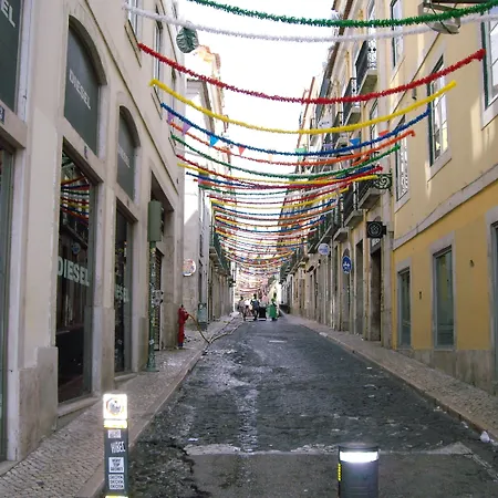 Residencial Camoes فندق مبيت وإفطار