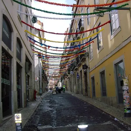 Residencial Camoes فندق مبيت وإفطار 2*