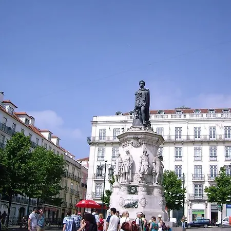 Residencial Camoes فندق مبيت وإفطار 2*