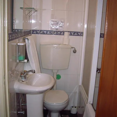 Residencial Camoes 2*