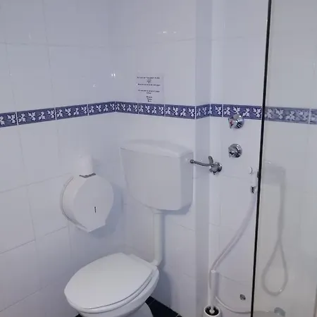 Residencial Camoes فندق مبيت وإفطار 2*