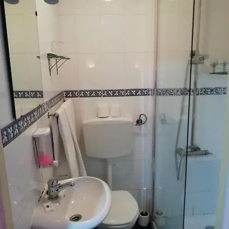 Residencial Camoes فندق مبيت وإفطار