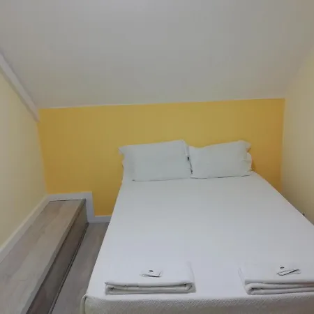 Residencial Camoes فندق مبيت وإفطار
