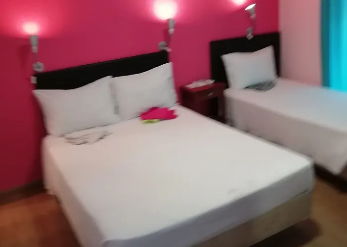 Residencial Camoes Panzió 2*