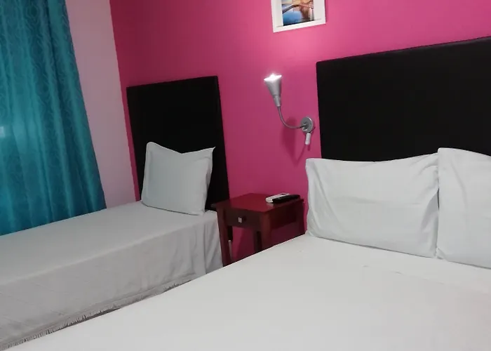 Residencial Camoes Panzió 2*