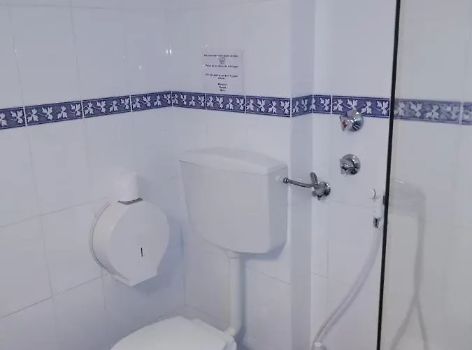 Residencial Camoes Panzió 2*