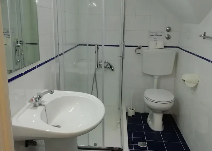 Alojamento de Acomodação e Pequeno-almoço Residencial Camoes